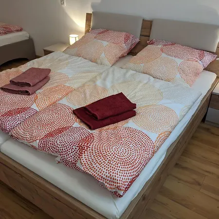 Apartment Monsevi *